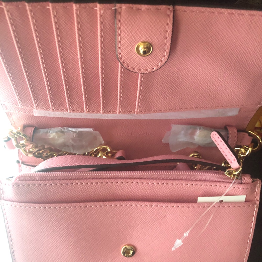 Michael Kors Jet Travel Medium Multifunction Phone